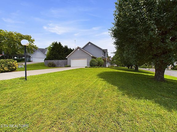 3rd image of 608 Hidalgo Ct