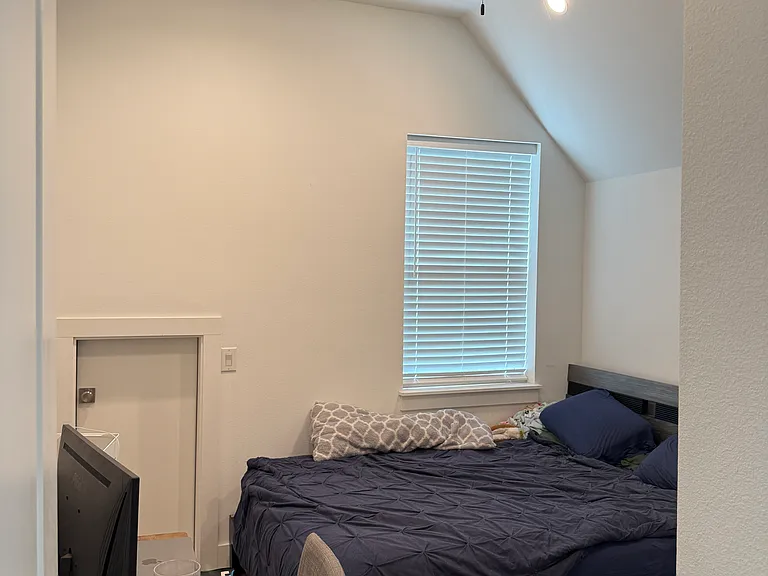 2nd bedroom ( with storage access door)
