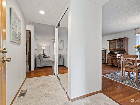 5th image of 24842 13th Avenue S