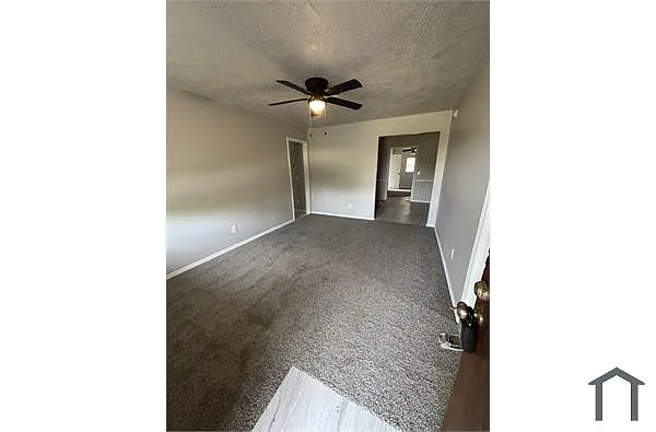 Building Photo - 9204 Jennifer Pl #1305