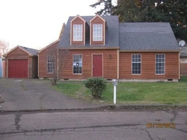 201 Christopher St, Molalla, OR 97038