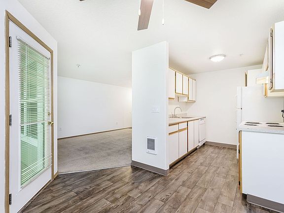 5th image of 18619 SW McClarey Dr #29