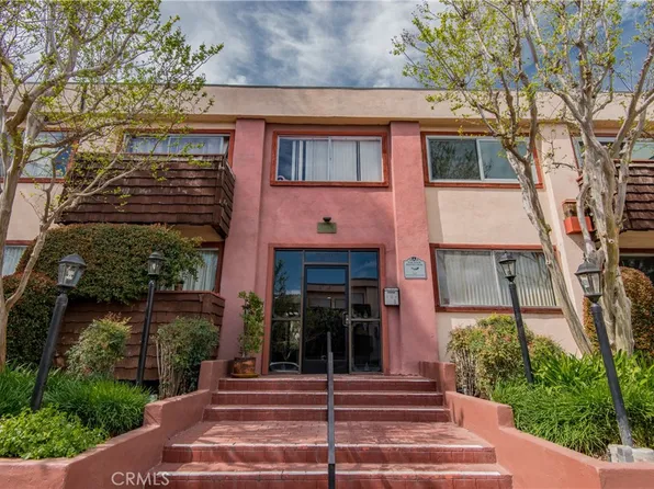 5403 Newcastle Ave APT 57, Encino, CA 91316