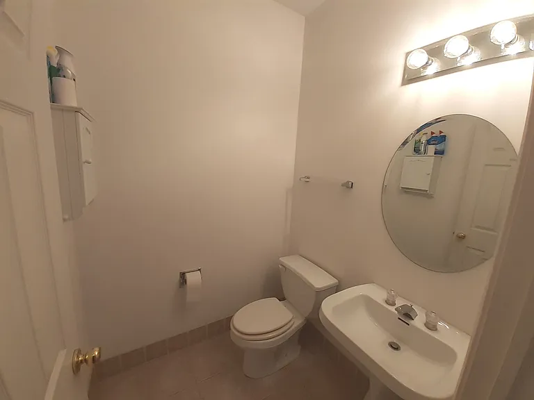 11 E Illinois Ave — Photo 10