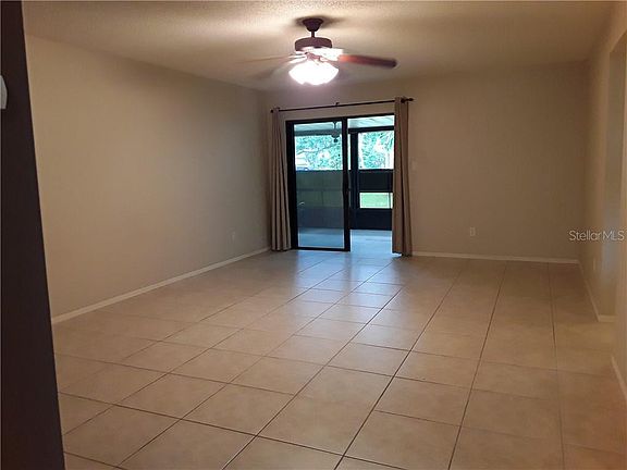3rd image of 115 Doe Ct