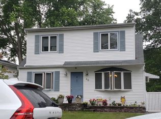 45 1st St, Ronkonkoma, NY 11779