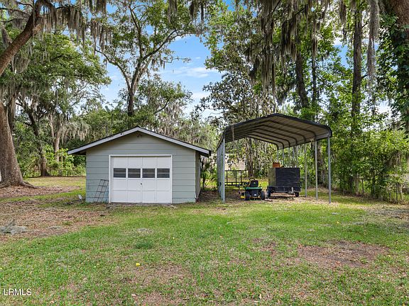 3rd image of 122 Bonaire Circle S