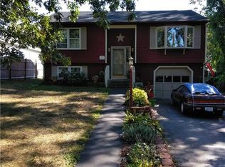 40 Saratoga Rd, Warwick, RI 02886