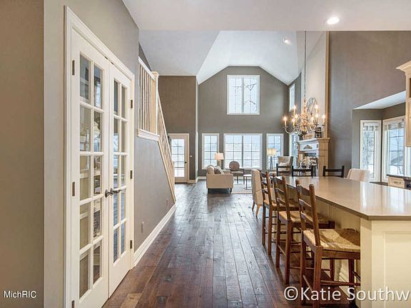 4th image of 17 Peartree Ln NE