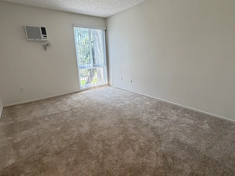 Concord Square Apartments — Photo 55