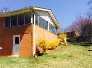 12 Weston Dr, Staunton, VA 24401