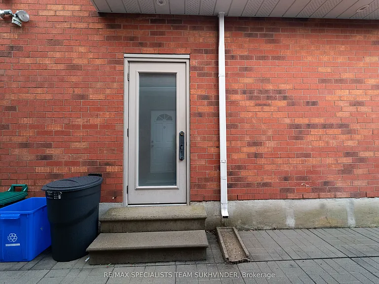128 Embassy Dr — Photo 14
