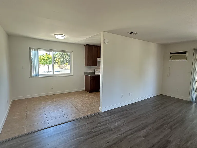 948 Azure St #4 — Photo 3