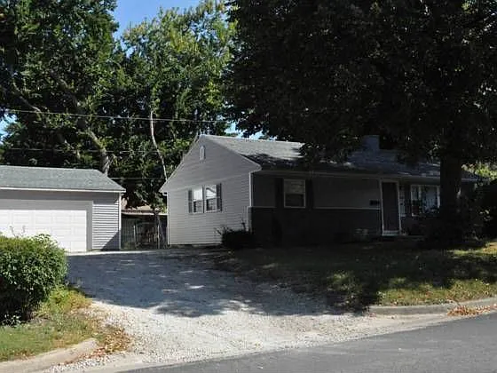 308 Kelly Ct photo 1