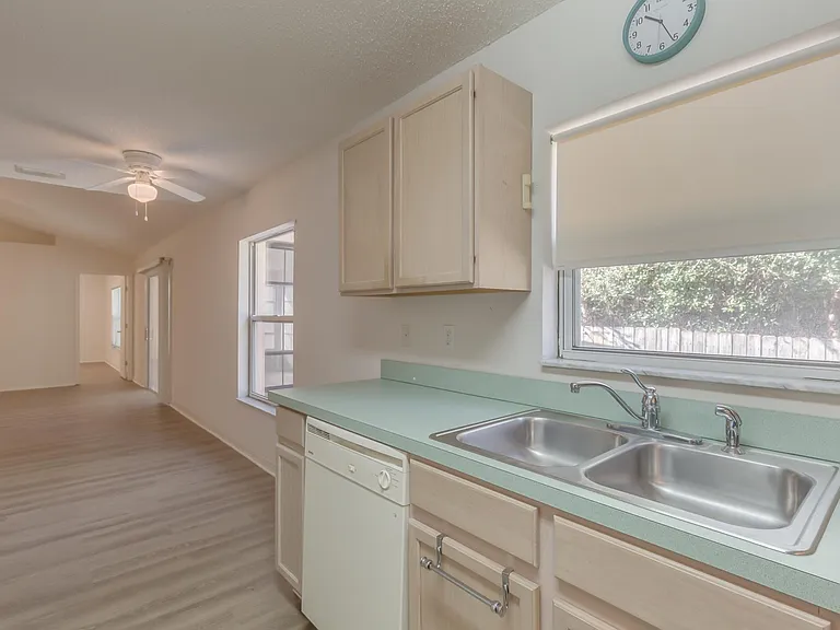132 Marsh Island Cir — Photo 26