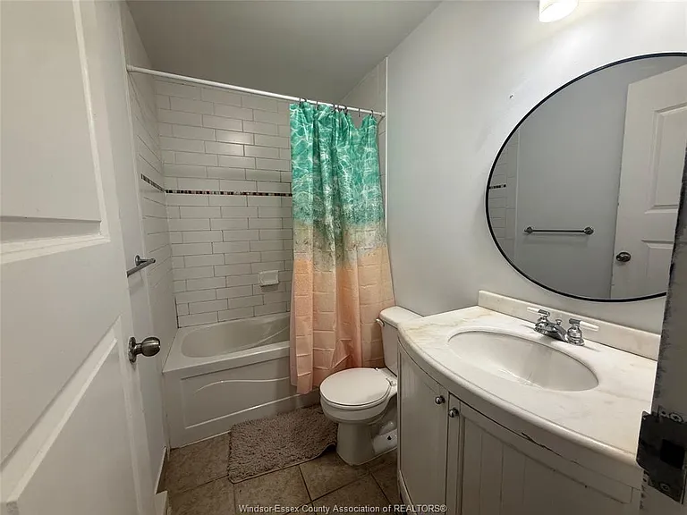 511 Pelissier St #302 — Photo 4