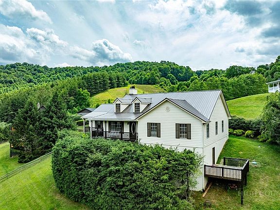 4th image of 353 Woodbriar Drive