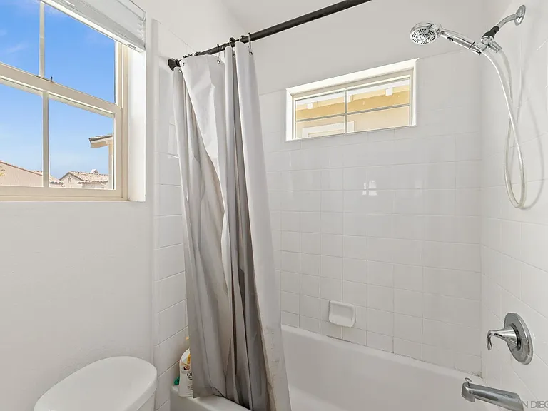 2028 Avenida Andanza — Photo 32