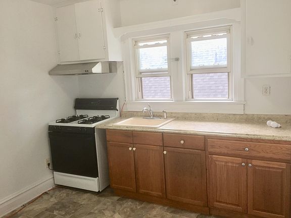 3rd image of 5623 138th St