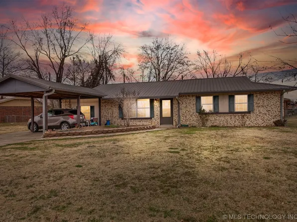 1421 S Hayes Ave, Wagoner, OK 74467