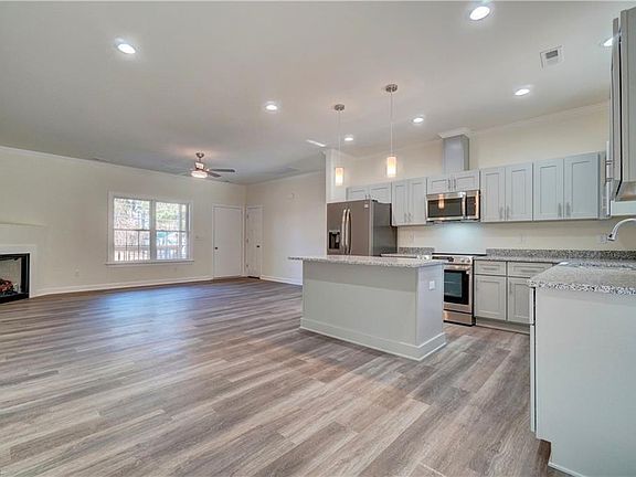 5th image of 22570 New Market Rd