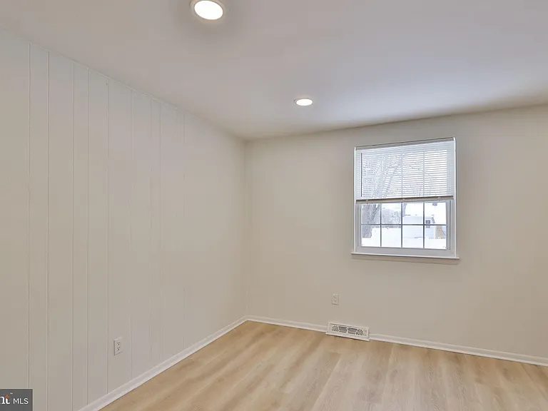 305 S Warminster Rd #B2 — Photo 42