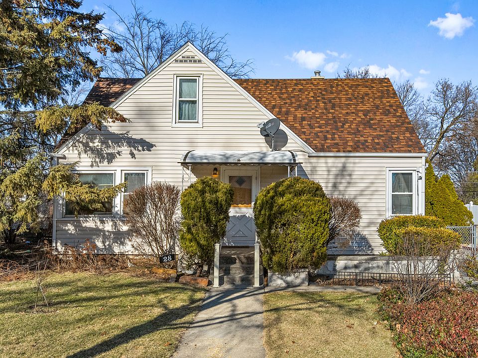 1st image of 28 Wagner Dr
