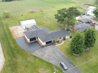 261 W Eagle Lake Rd, Beecher, IL 60401