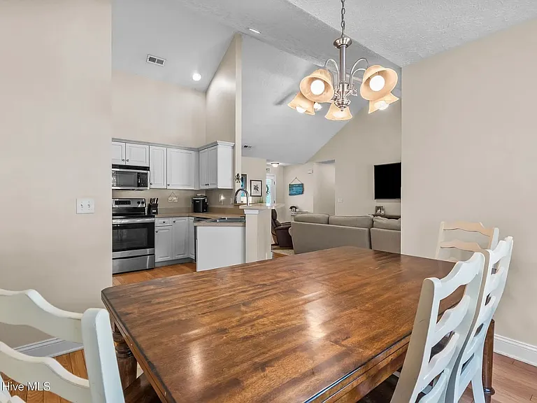 513 Catamaran Dr — Photo 23