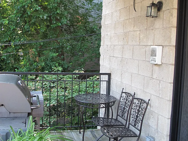 828 W Aldine Ave #3 — Photo 24