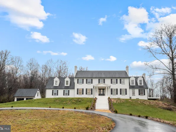 10076 Possum Hollow Dr, Delaplane, VA 20144
