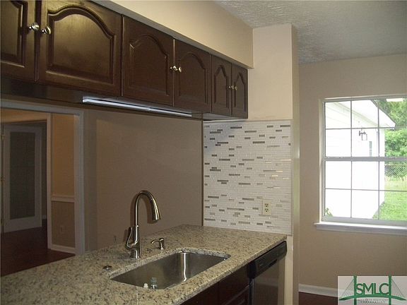 5th image of 114 Bradford Court
