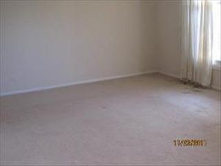 4th image of 621 Shaw Ct