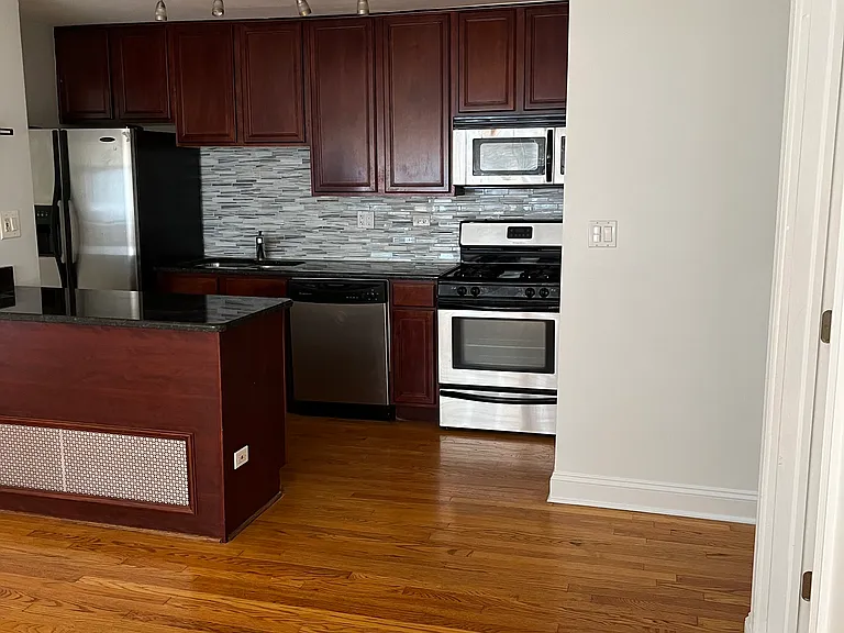 7608 N Rogers Ave #203 — Photo 12