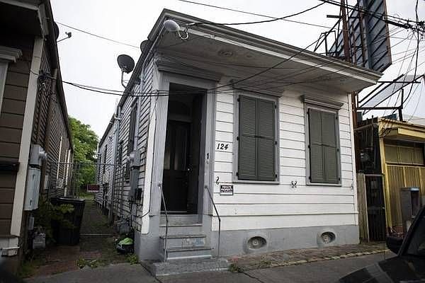 2nd image of 124 N Galvez St