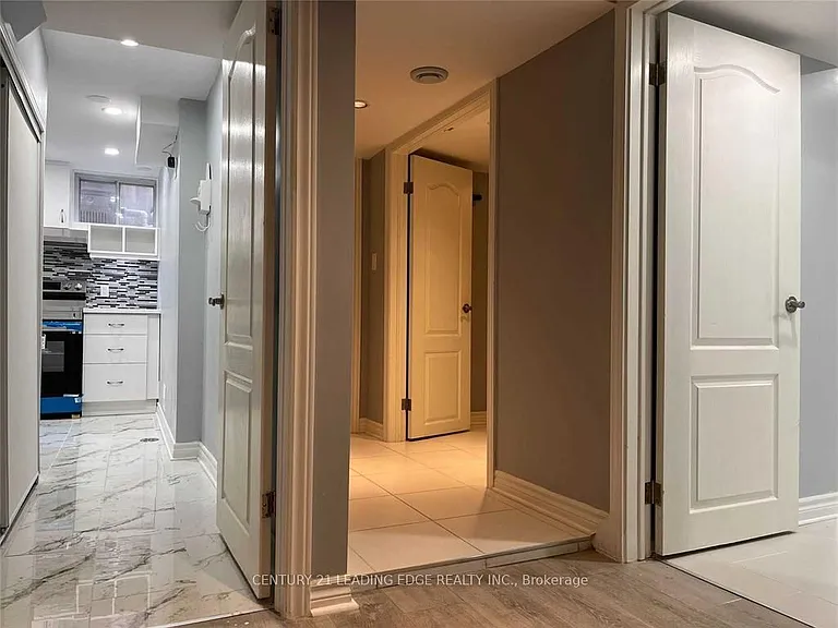 41 Roseglor Cres #BASEMENT — Photo 5