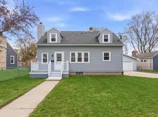 1006 13th AVENUE, Grafton, WI 53024