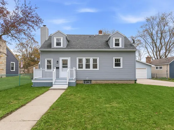 1006 13th AVENUE, Grafton, WI 53024