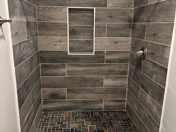 4th image of 4248 41st St #2