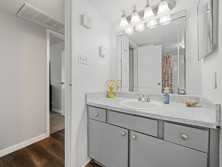 Aven West — Photo 16
