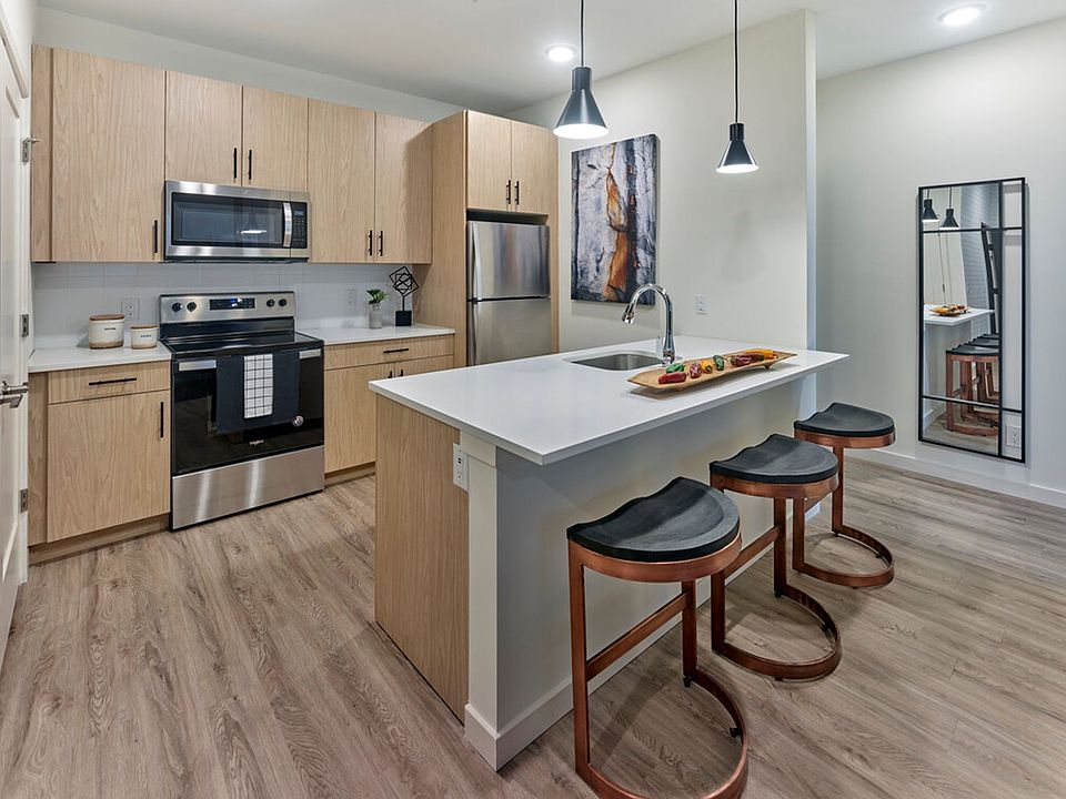 1st image of 400 E Oak Ave #4204