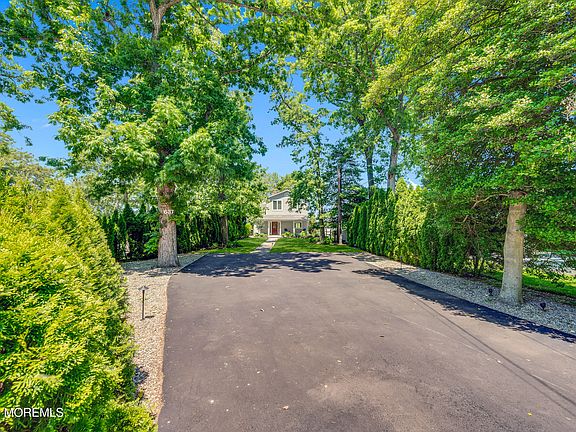 3rd image of 637 Beacon Blvd