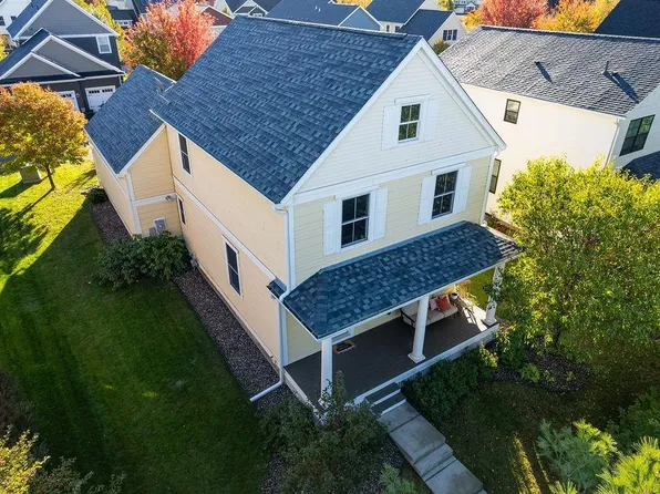 1018 Pioneer Trl, Bayport, MN 55003