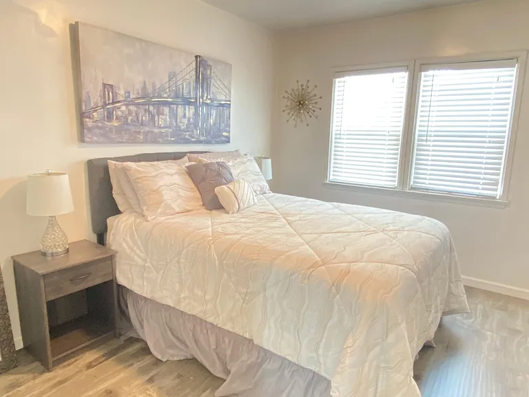 5547 Hazeltine Ave #0 — Photo 9