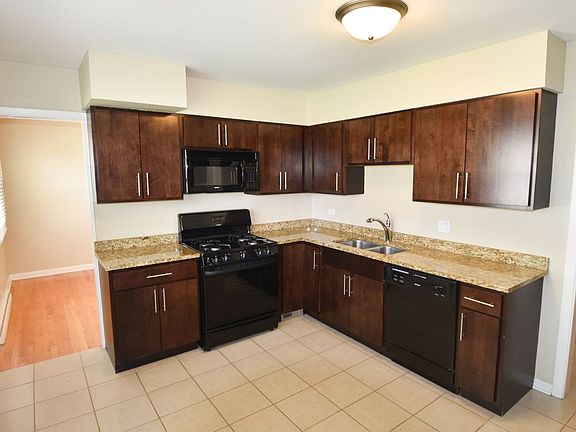 3rd image of 10029 S Kilbourn Ave