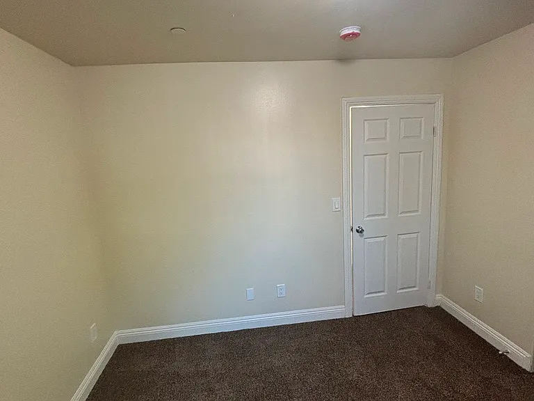 942 E 88th Pl — Photo 15