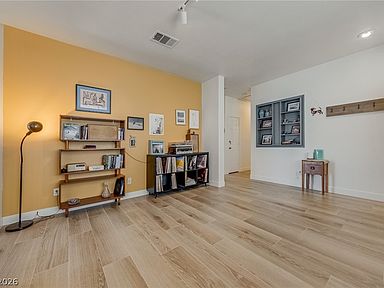10059 Floragold Ct, Las Vegas, NV 89147, photo 5