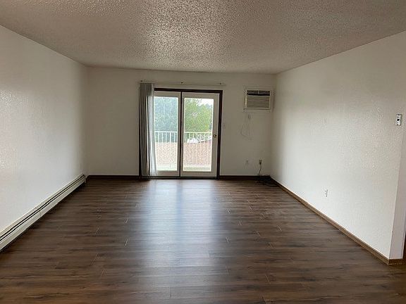 4th image of 1720 N Grandview Ln #108