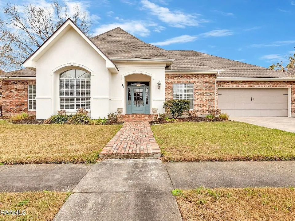 111 Hamlet Ln