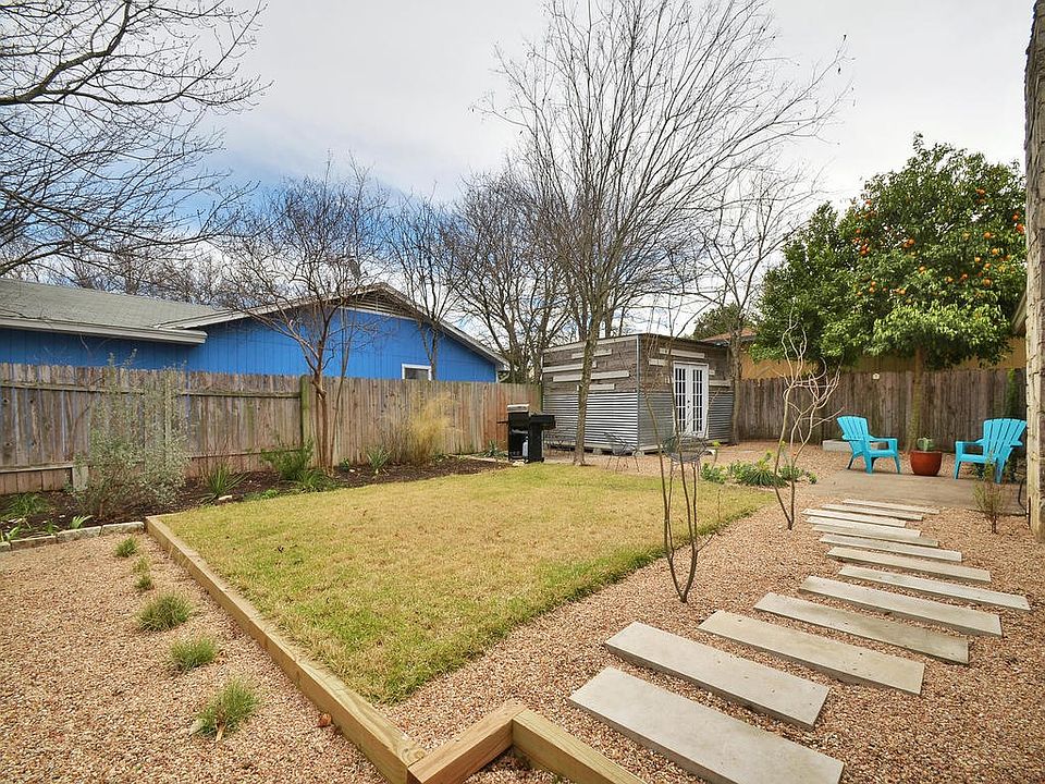2nd image of 8101 Criswood Pl